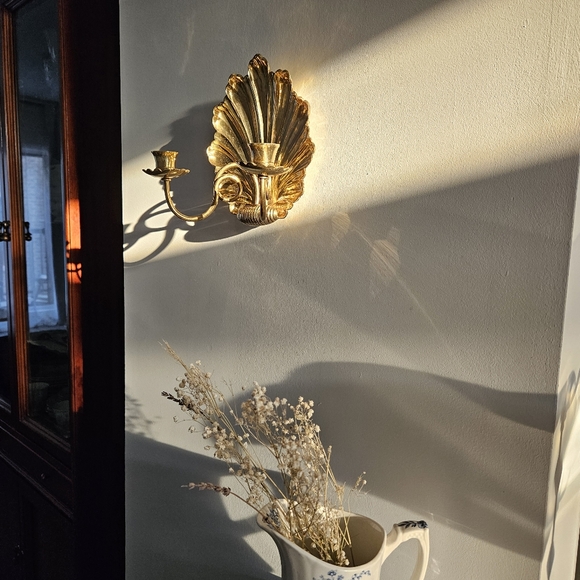 Vintage brass shell shape candle holder - Picture 6 of 10